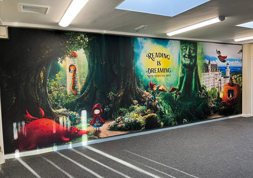 Wall graphic designed using PONGS® Softimage Contrast® Blackback textile material