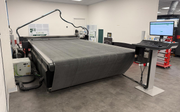 Kongsberg X44 Edge cutting table
